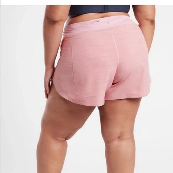 NWT - Athleta Run With It Textured 3.5" Short - Picture 5 of 5